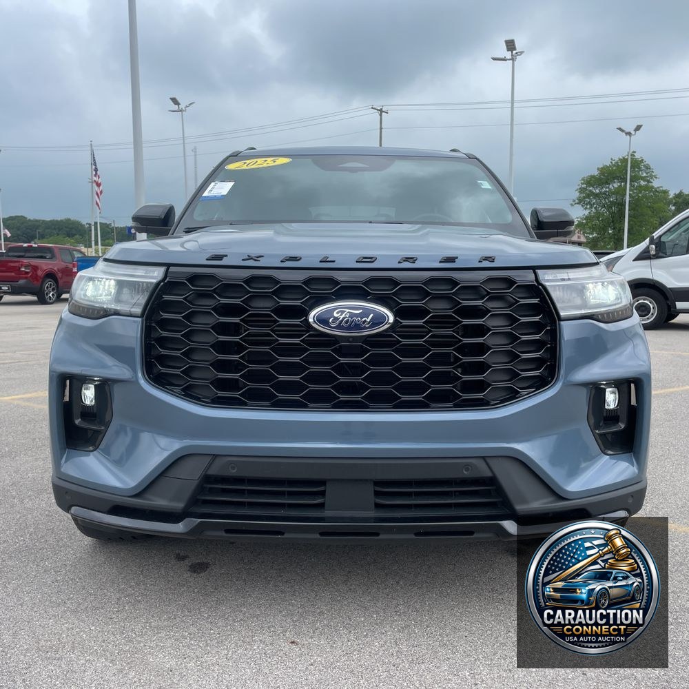 2025 Ford Explorer ST-Line