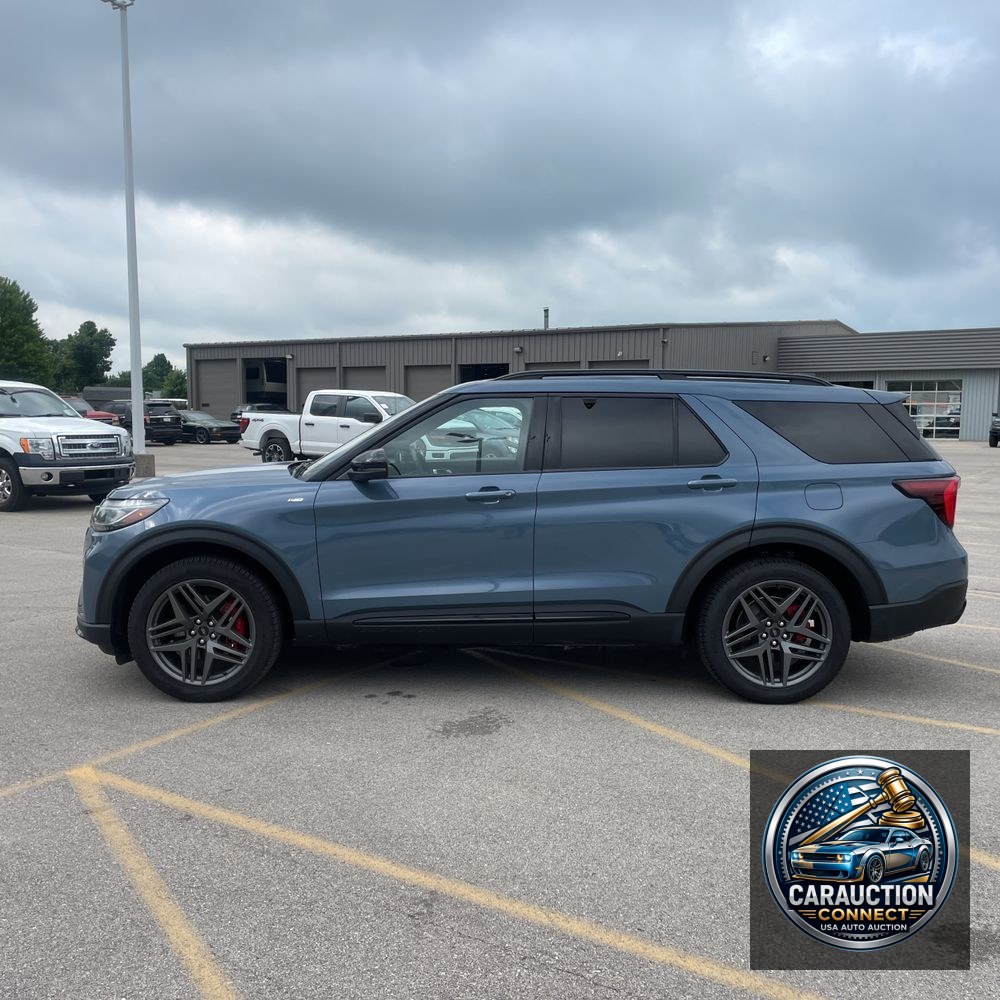 2025 Ford Explorer ST-Line