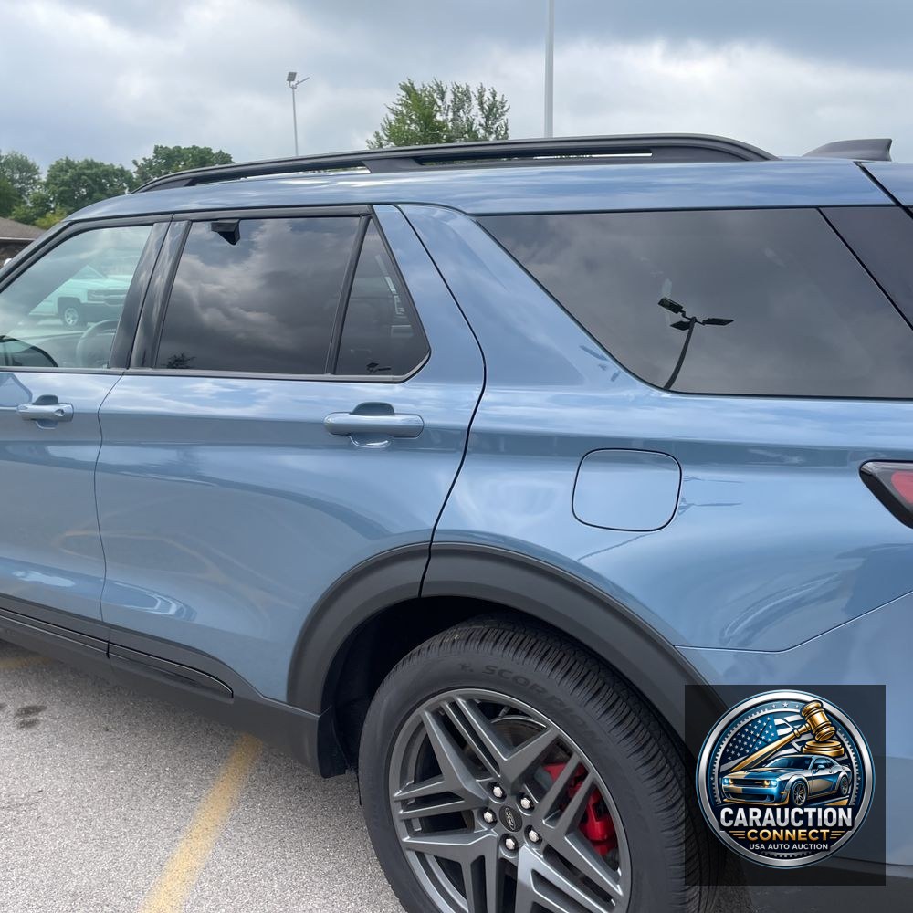 2025 Ford Explorer ST-Line