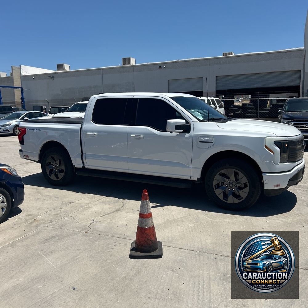 2023 Ford F-150 Lightning Lariat
