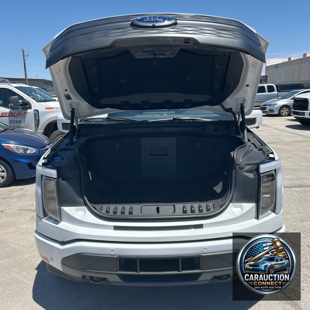 2023 Ford F-150 Lightning Lariat
