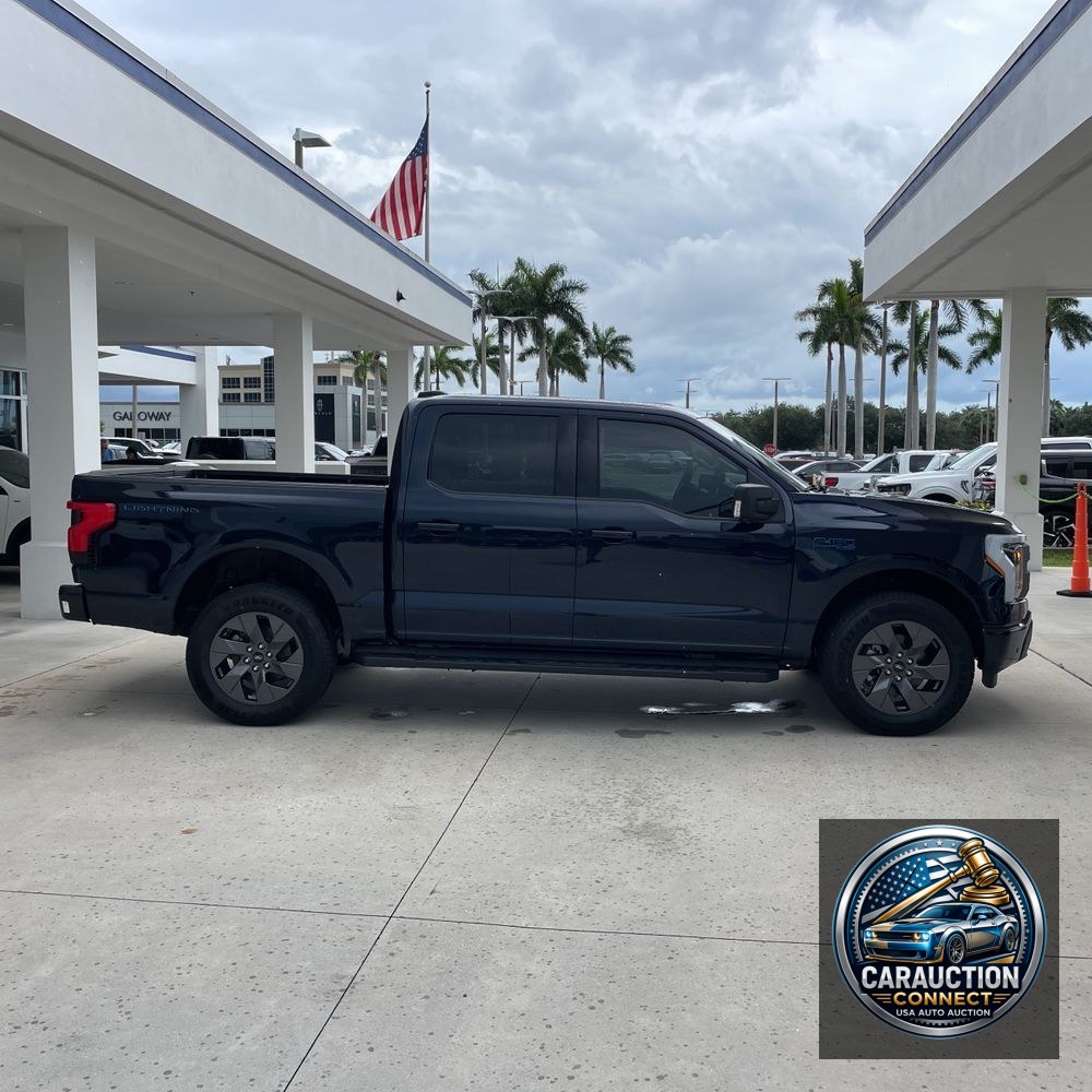 2025 Ford F-150 Lightning Flash