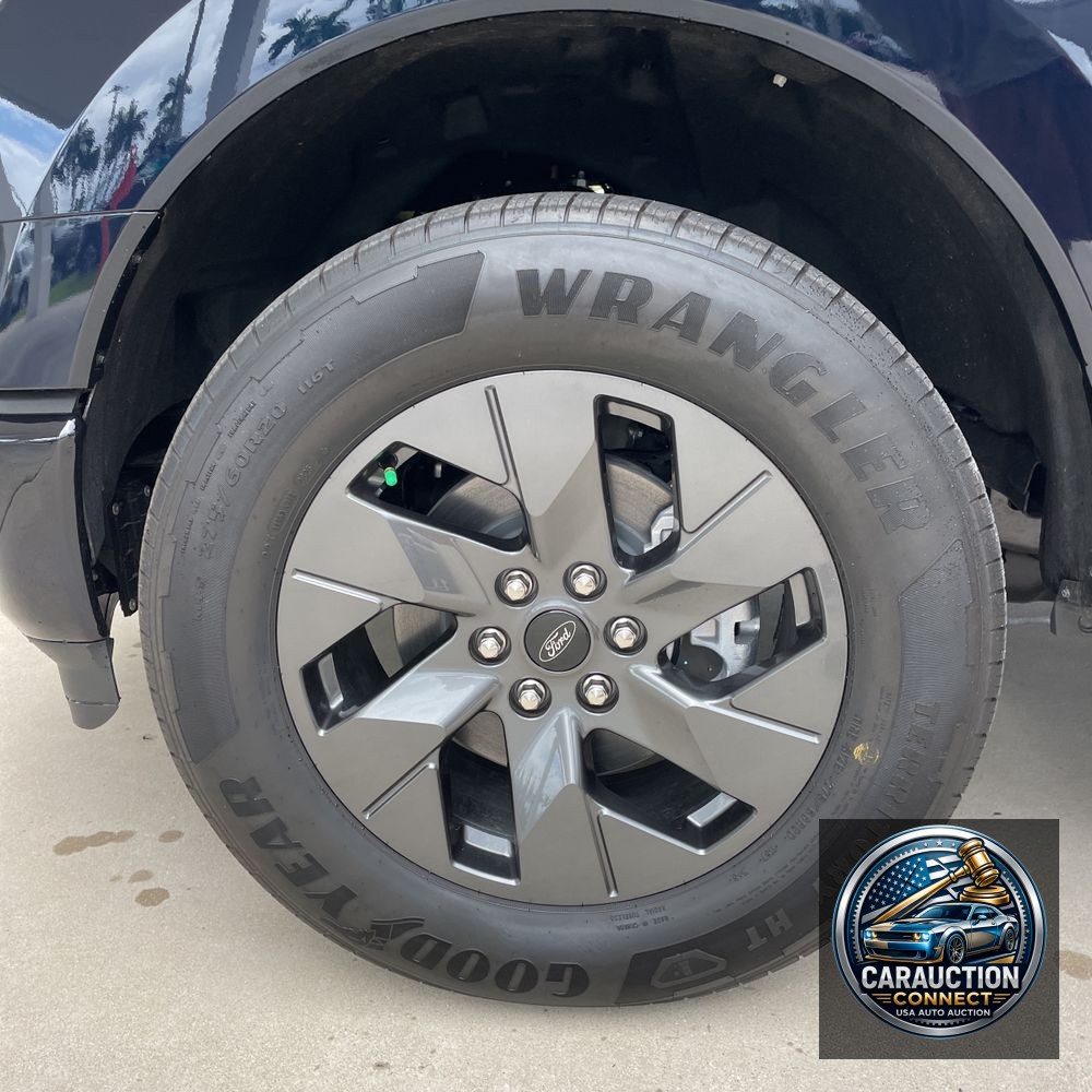 2025 Ford F-150 Lightning Flash