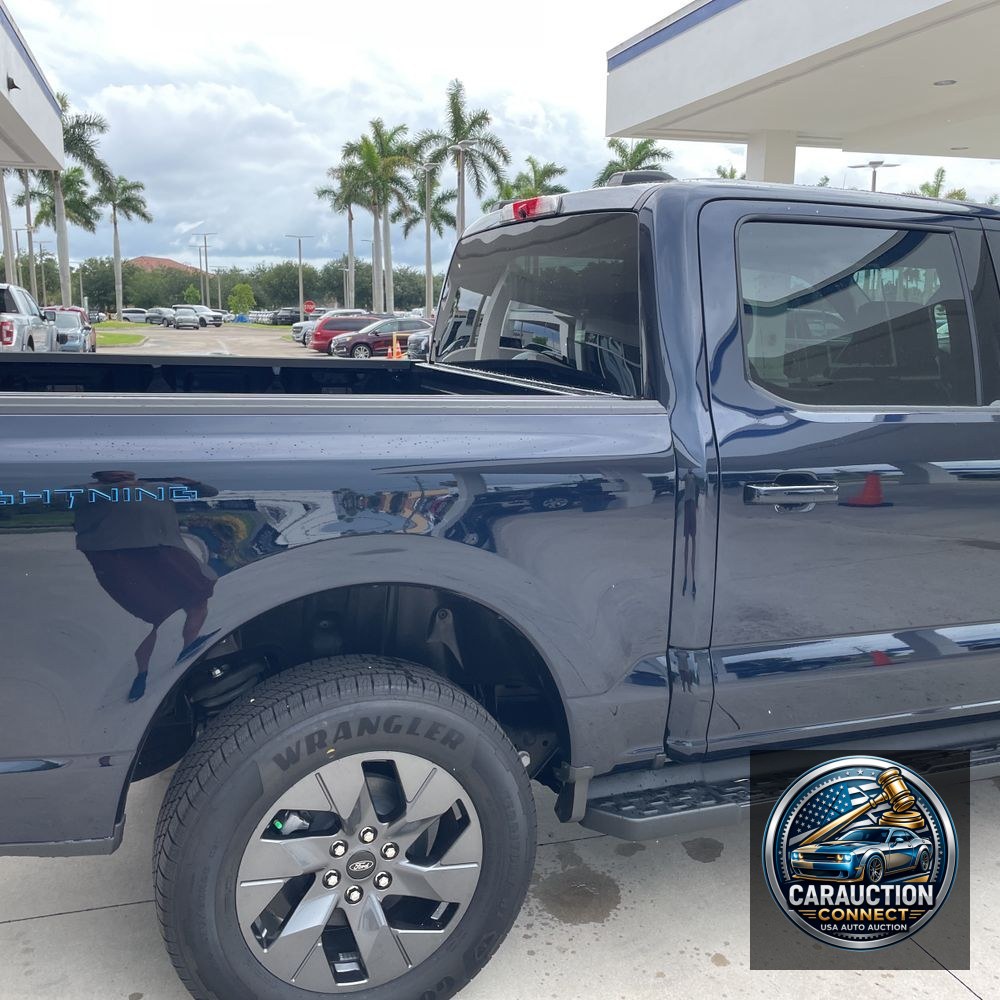 2025 Ford F-150 Lightning Flash
