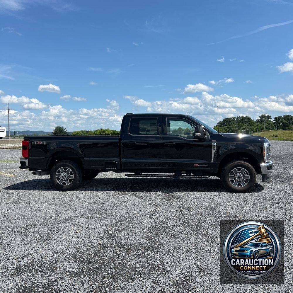 2024 Ford F350 S/D Lariat