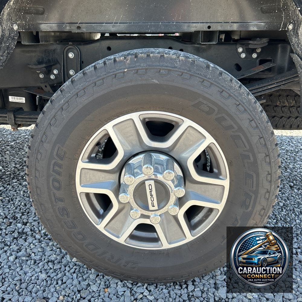2024 Ford F350 S/D Lariat