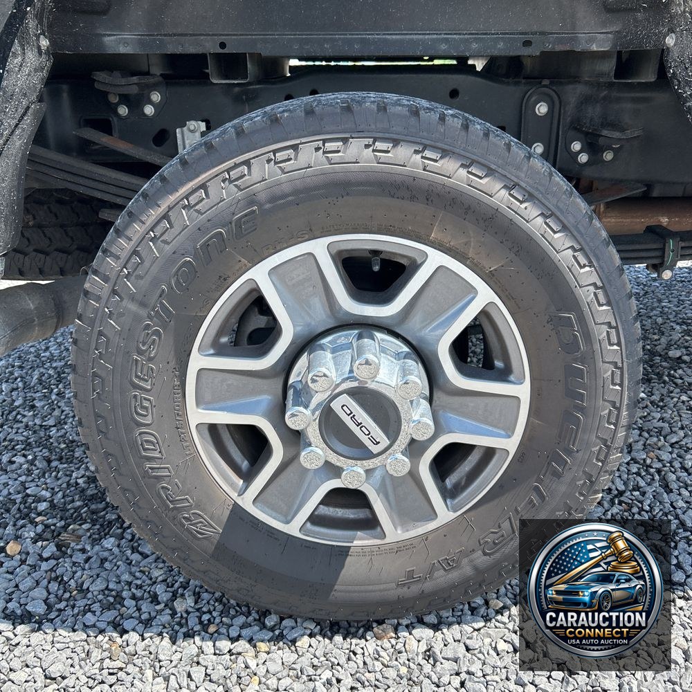 2024 Ford F350 S/D Lariat
