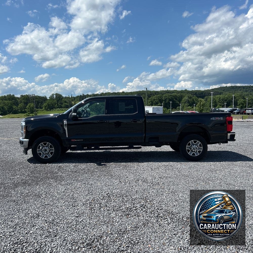 2024 Ford F350 S/D Lariat