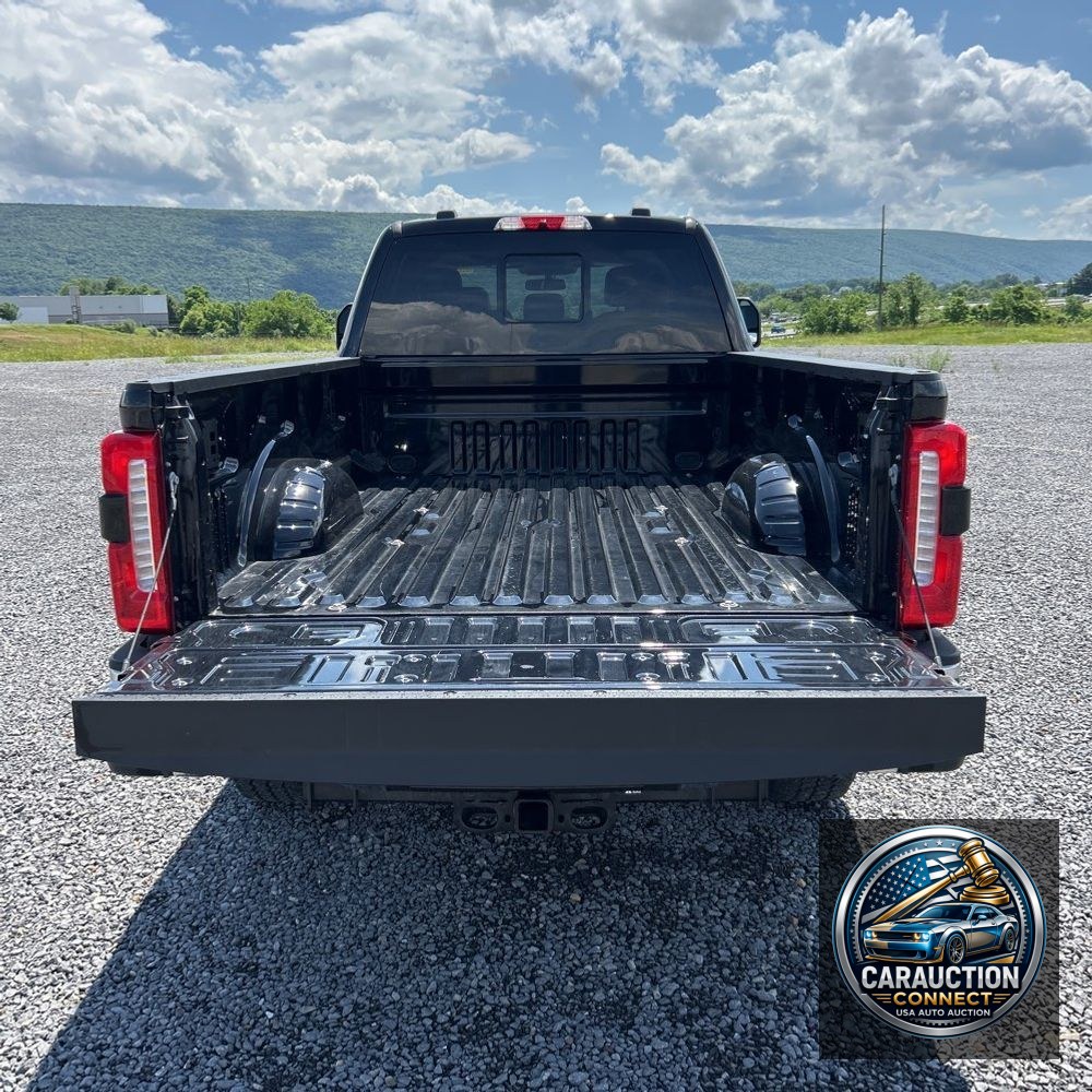 2024 Ford F350 S/D Lariat