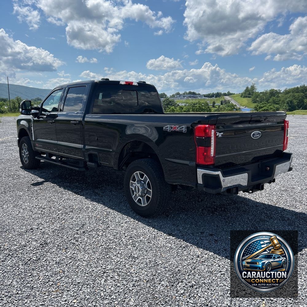 2024 Ford F350 S/D Lariat