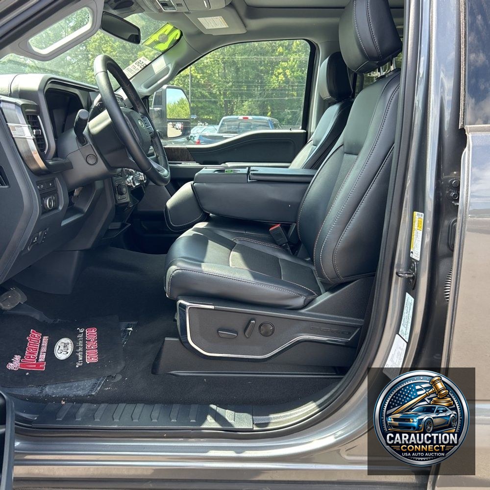 2024 Ford F350 S/D Lariat