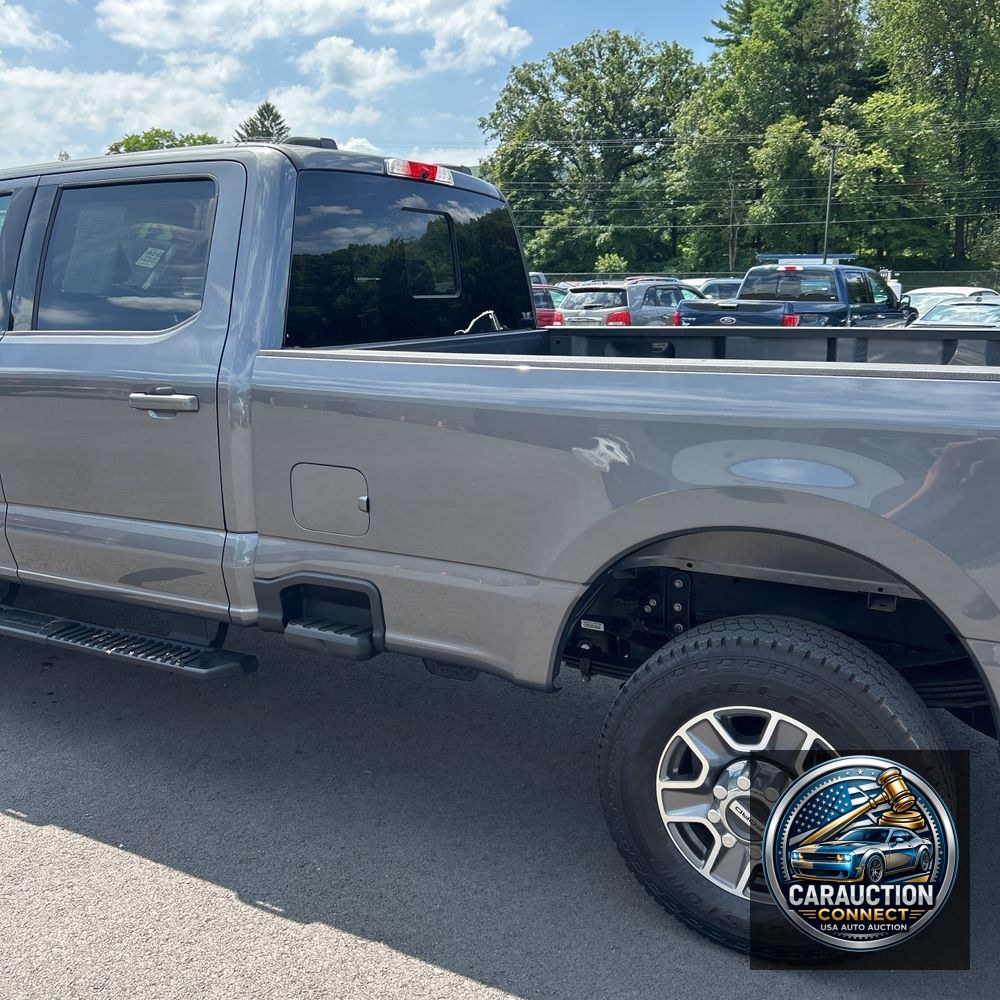 2024 Ford F350 S/D Lariat