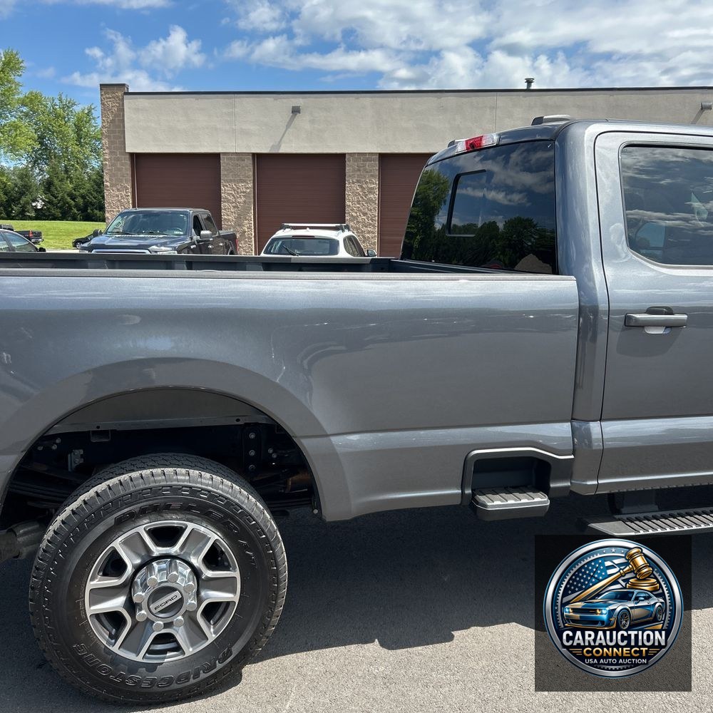2024 Ford F350 S/D Lariat
