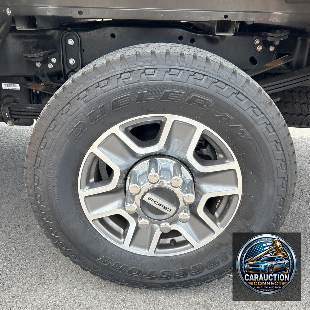 2024 Ford F350 S/D Lariat
