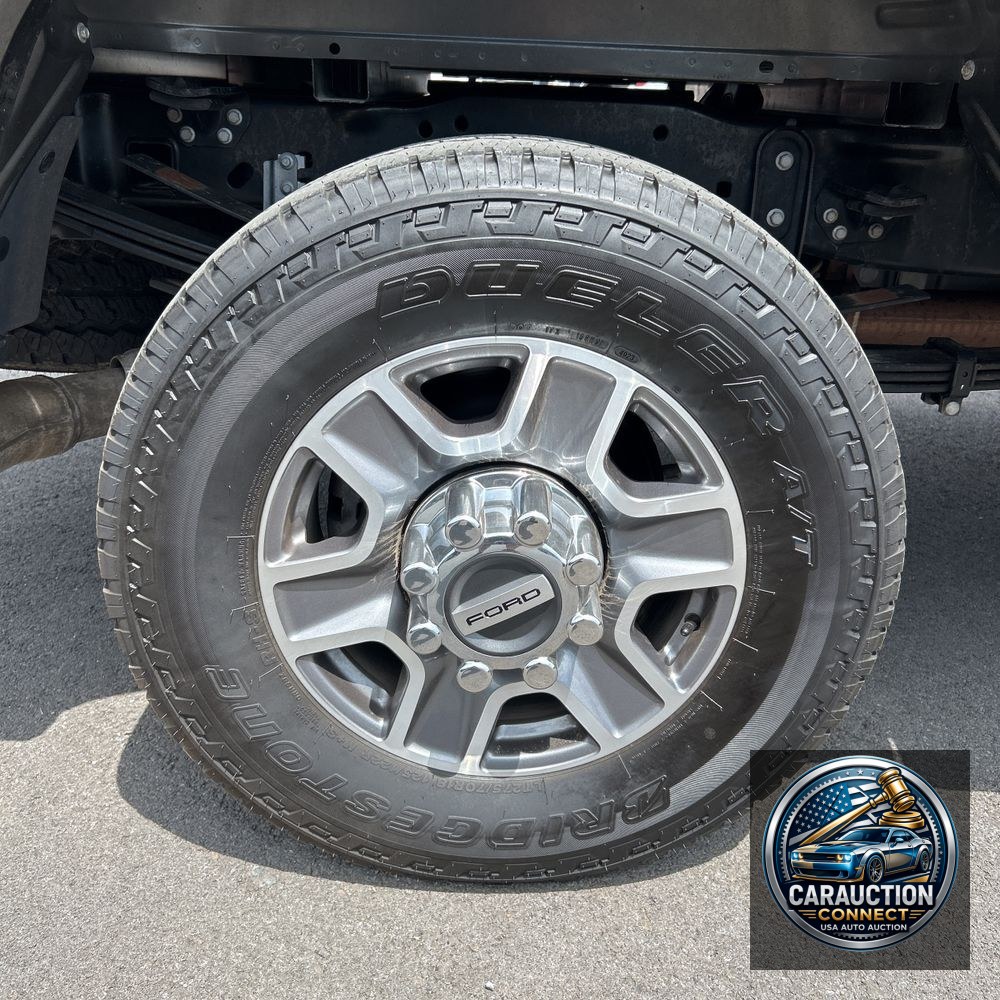 2024 Ford F350 S/D Lariat