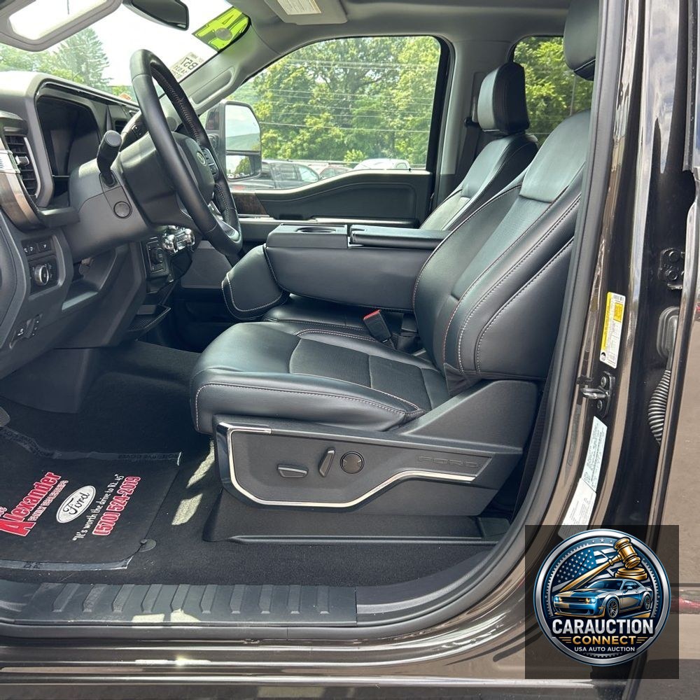 2024 Ford F350 S/D Lariat