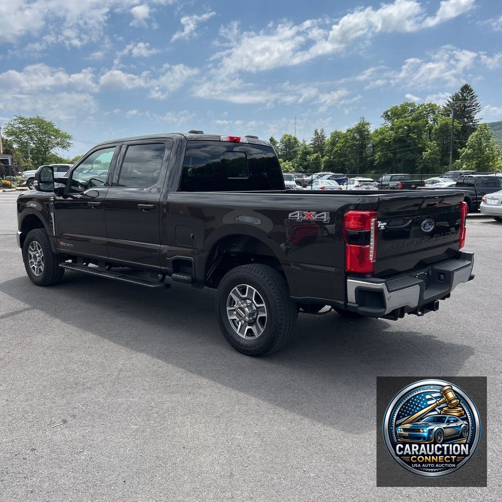 2024 Ford F350 S/D Lariat