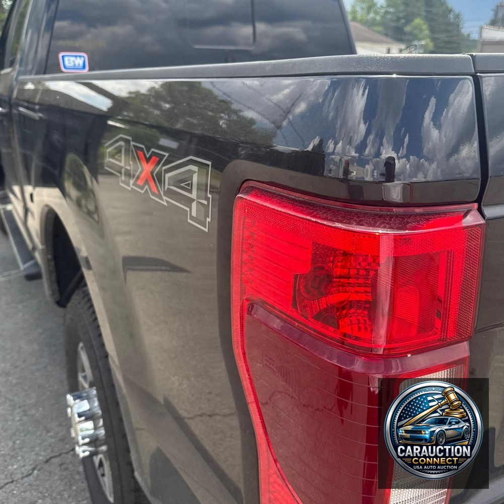 2022 Ford F-350 Super Duty Lariat