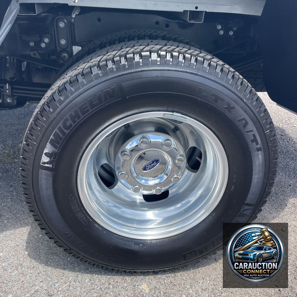 2024 Ford F-350 Super Duty Platinum