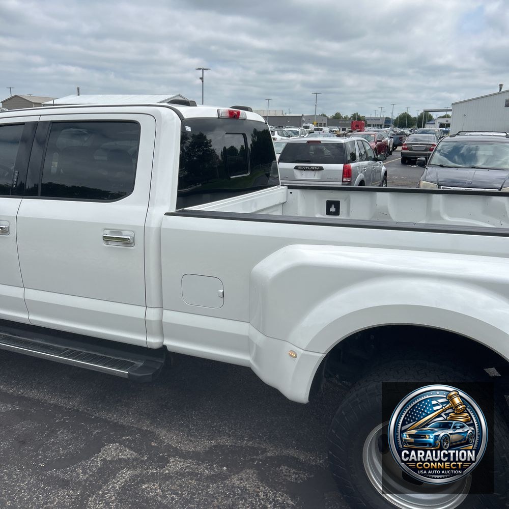 2022 Ford F-350 Super Duty Lariat