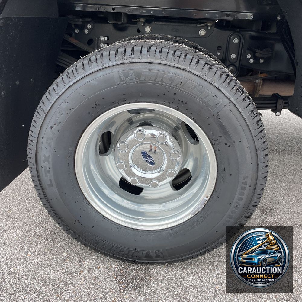 2024 Ford F-350 Super Duty Platinum