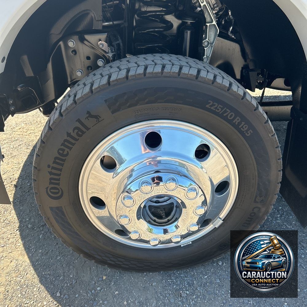 2025 Ford F-450 Super Duty Platinum