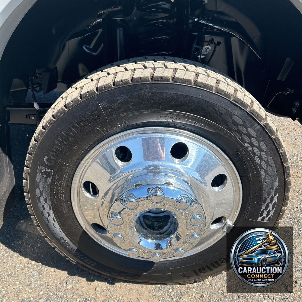 2025 Ford F-450 Super Duty Platinum