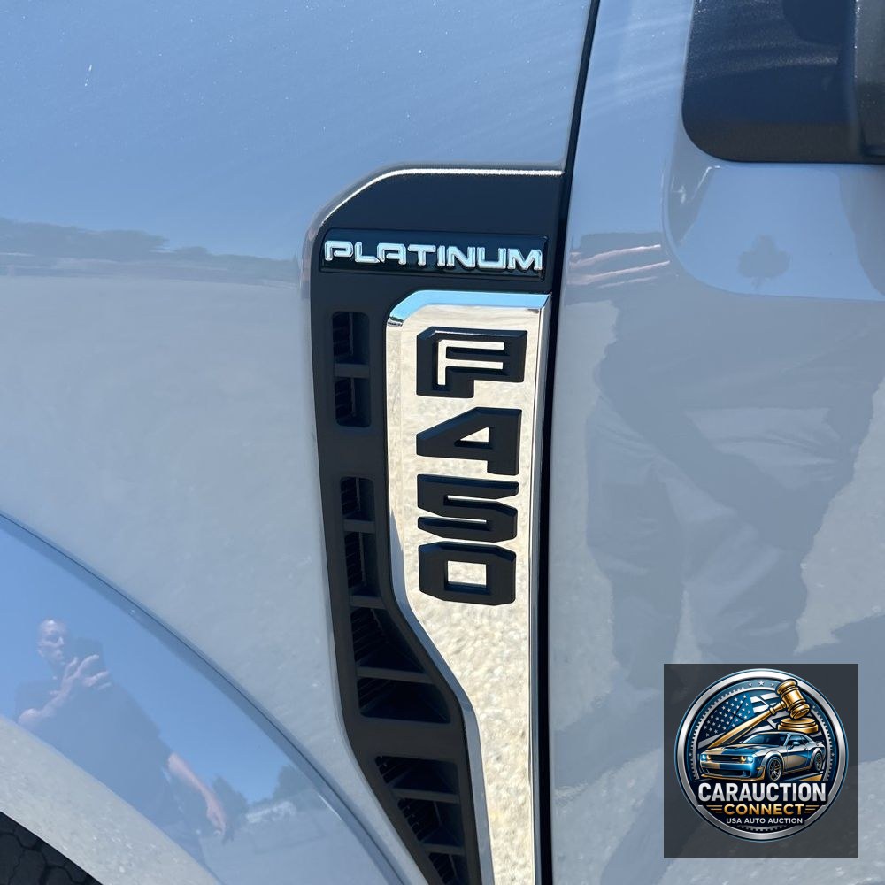 2025 Ford F-450 Super Duty Platinum