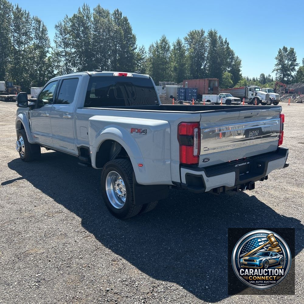 2025 Ford F-450 Super Duty Platinum
