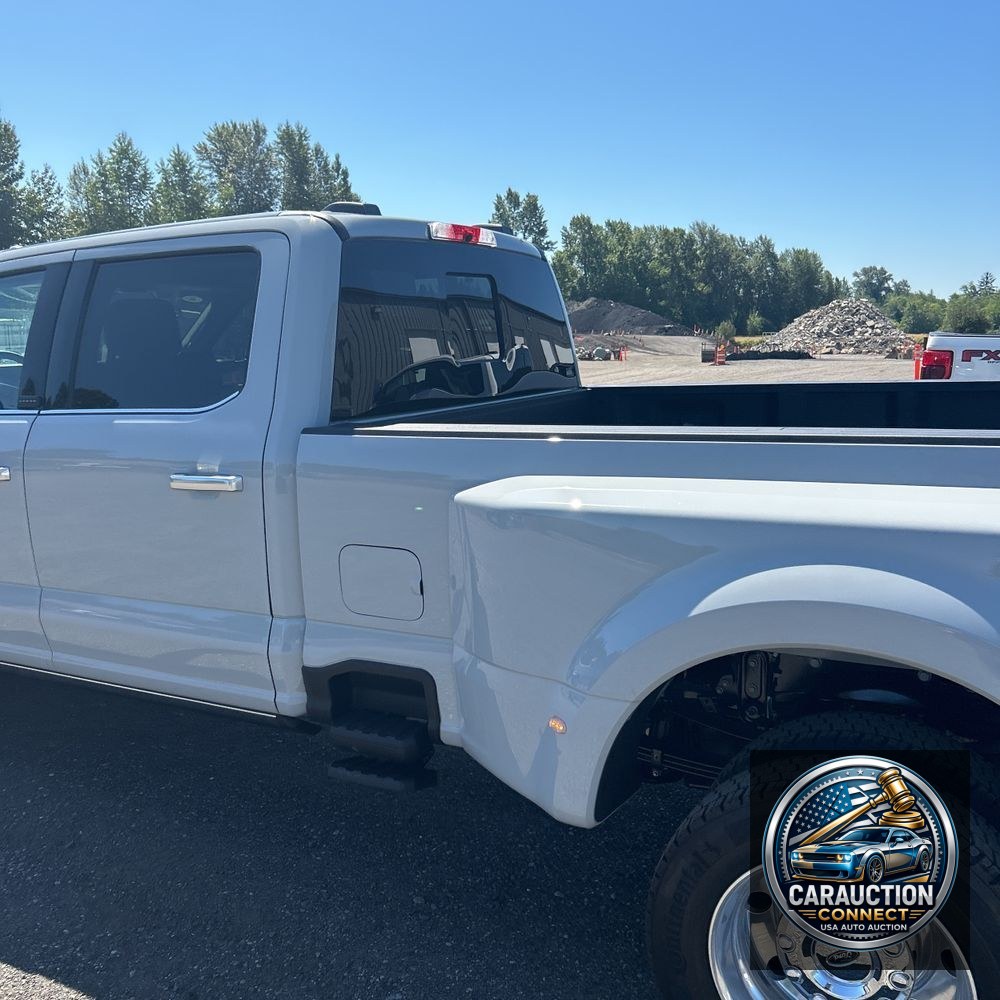 2025 Ford F-450 Super Duty Platinum