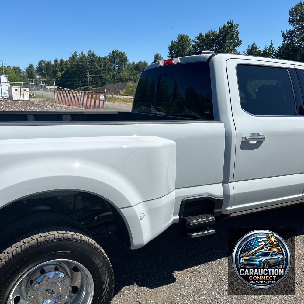 2025 Ford F-450 Super Duty Platinum