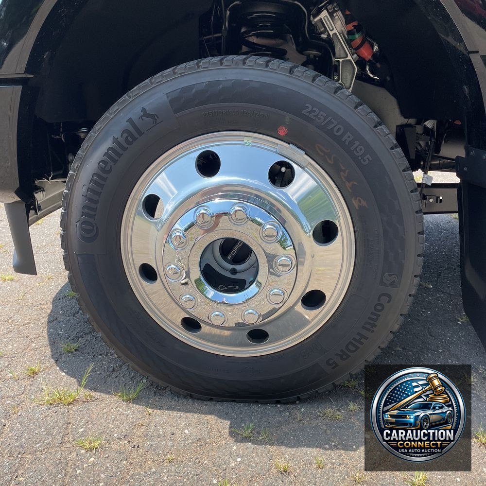 2025 Ford F-450 Super Duty Platinum