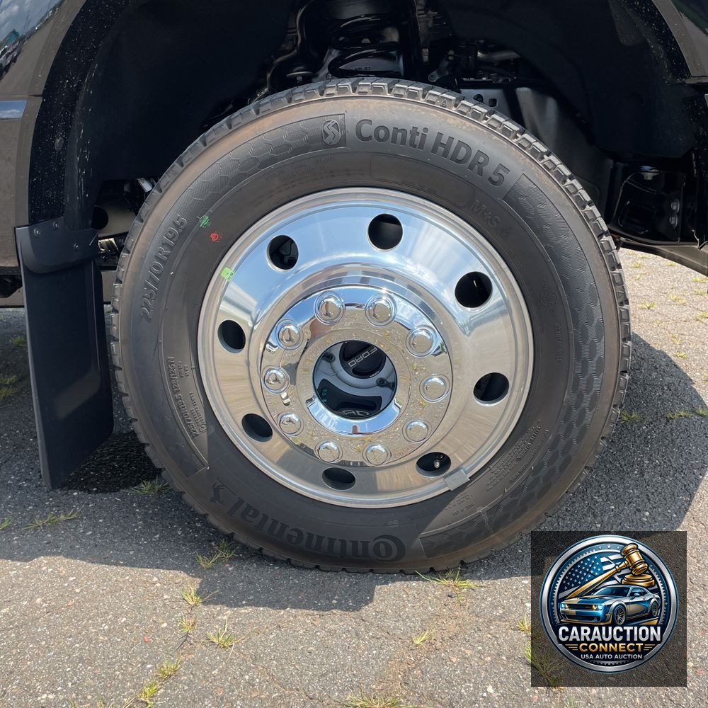 2025 Ford F-450 Super Duty Platinum