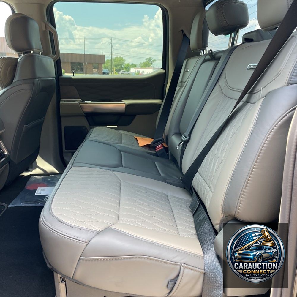 2025 Ford F-450 Super Duty Platinum