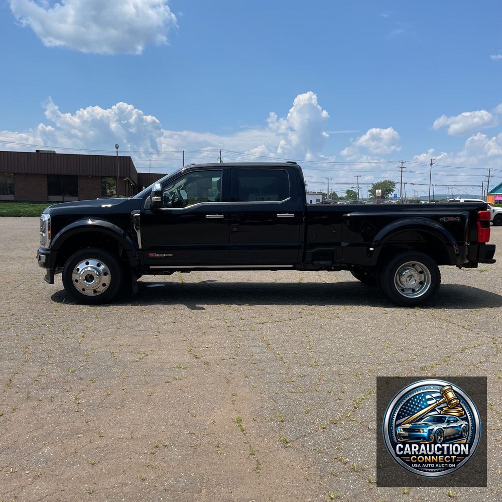 2025 Ford F-450 Super Duty Platinum