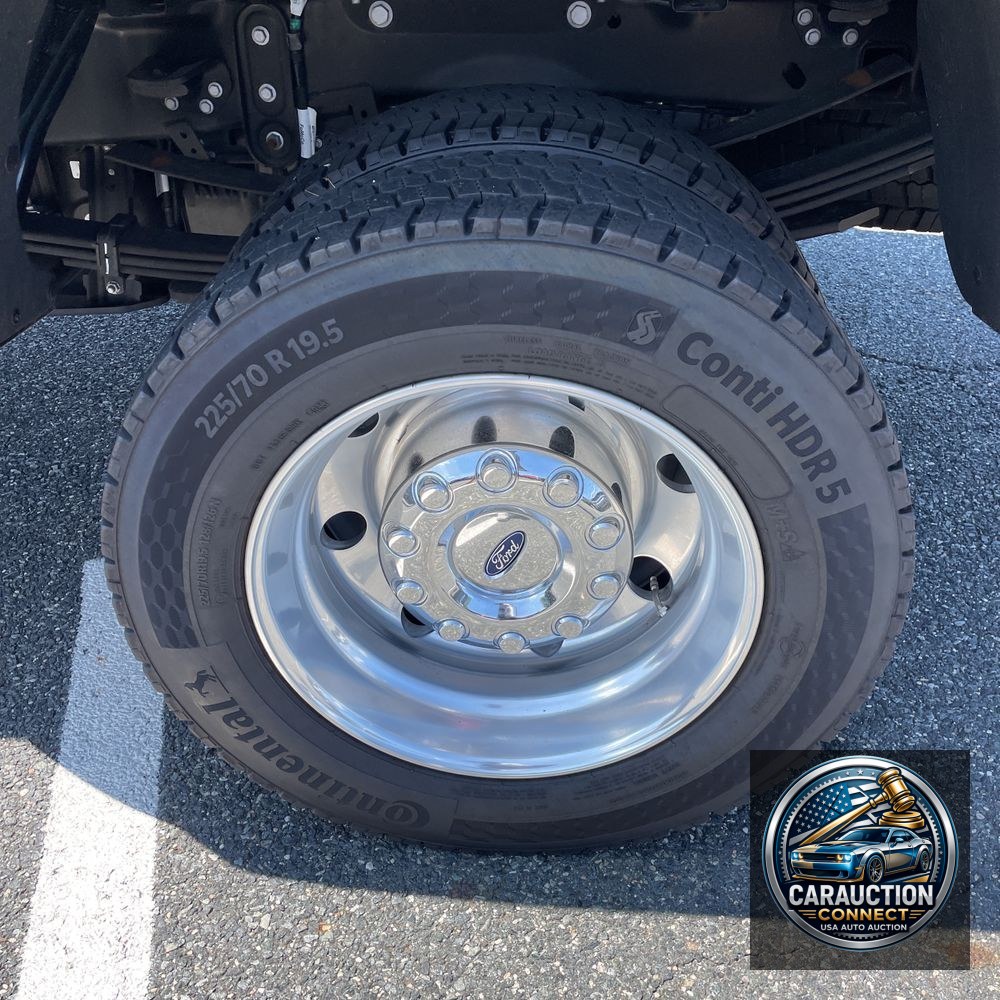 2024 Ford F-450 Super Duty Platinum