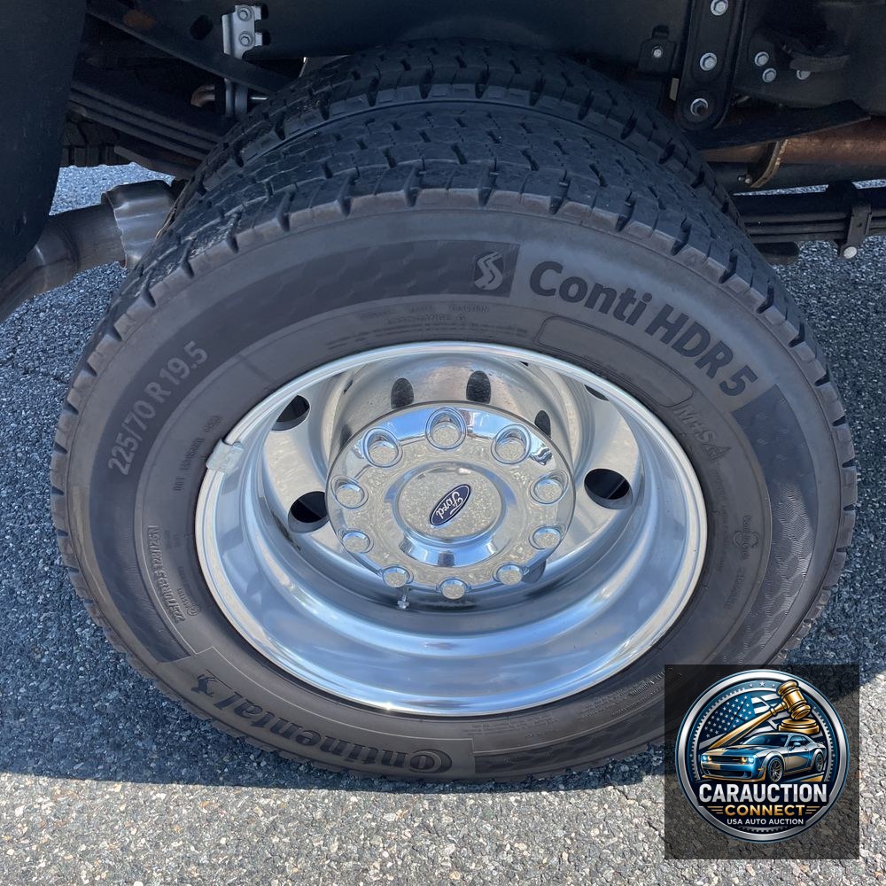 2024 Ford F-450 Super Duty Platinum