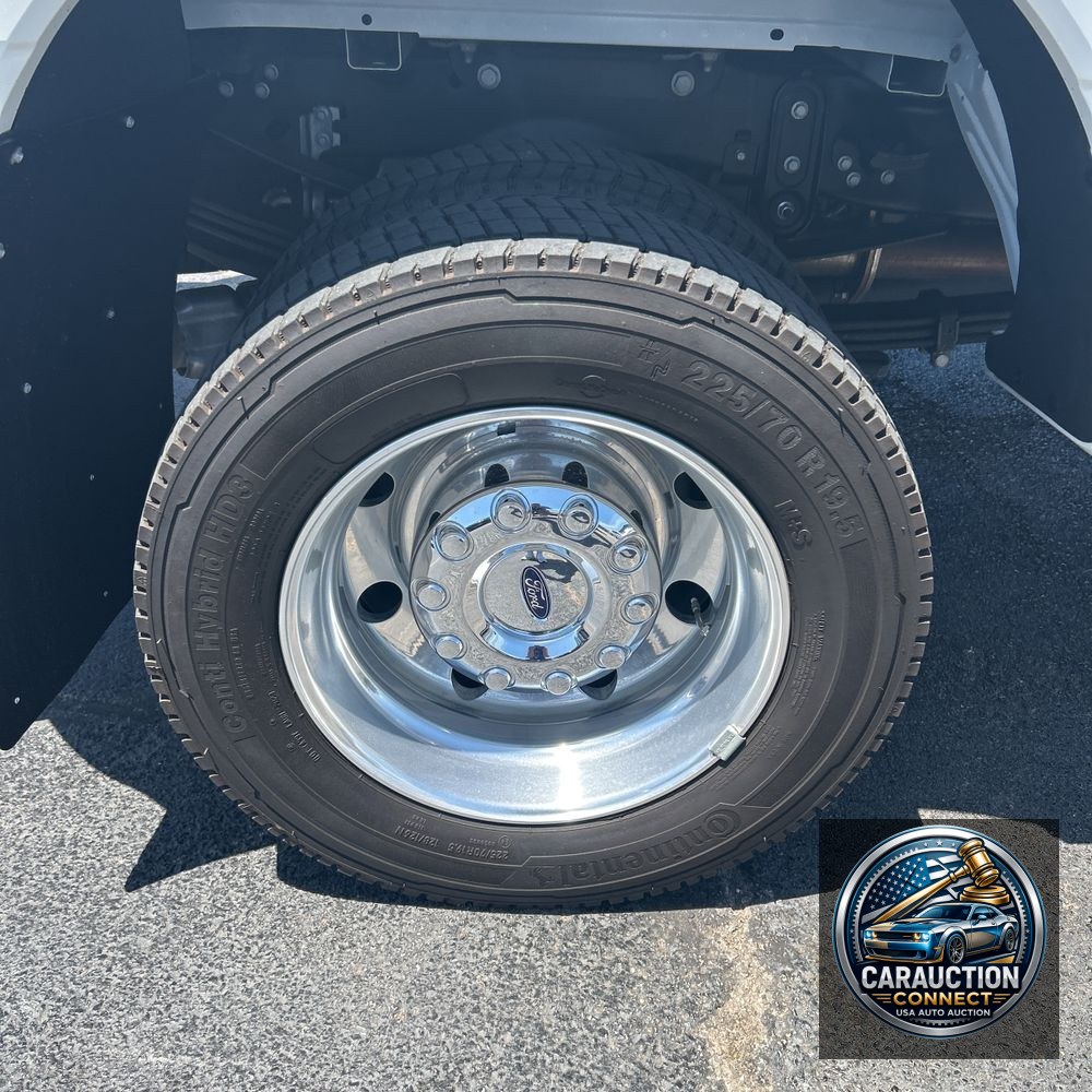 2023 Ford F-450 Super Duty Platinum
