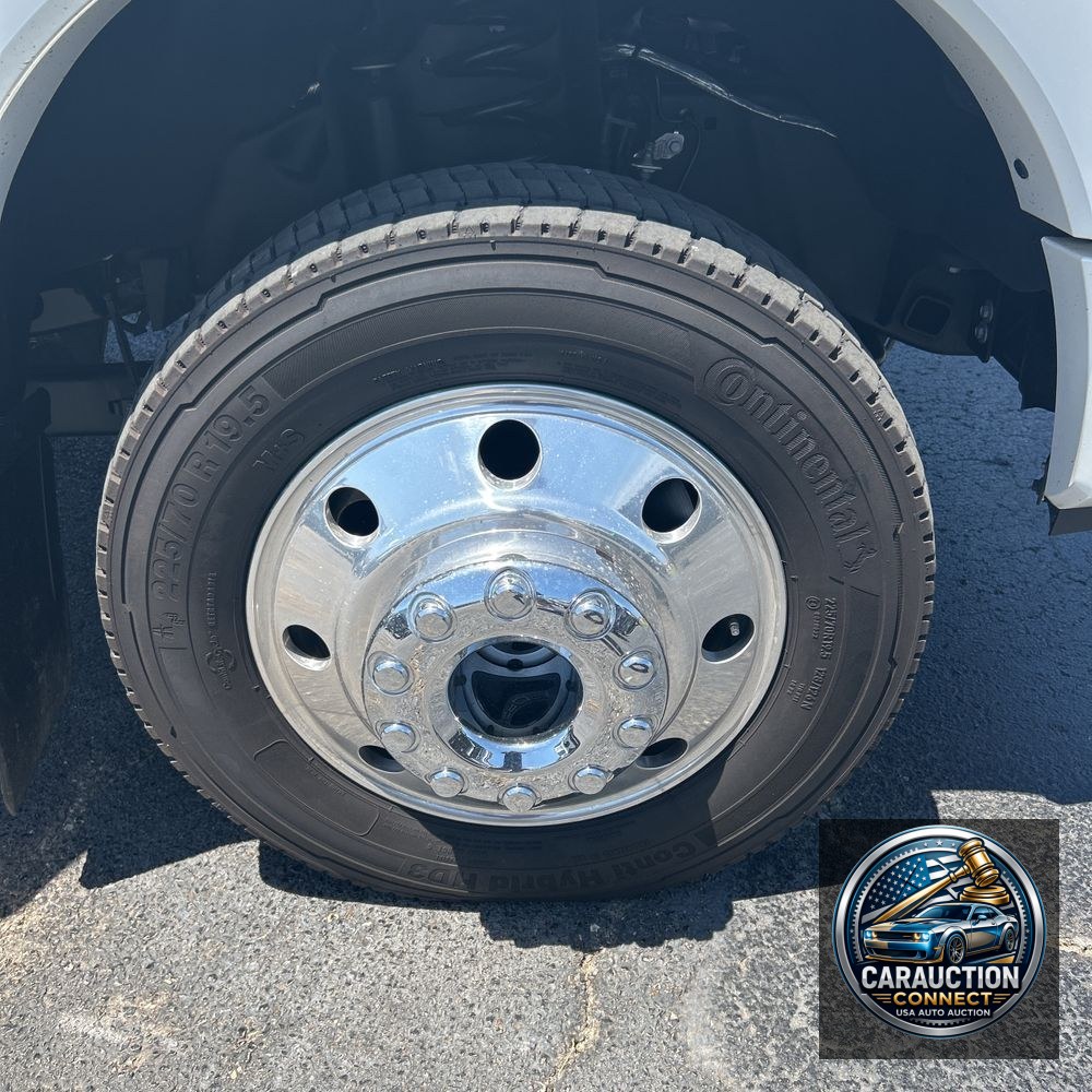 2023 Ford F-450 Super Duty Platinum