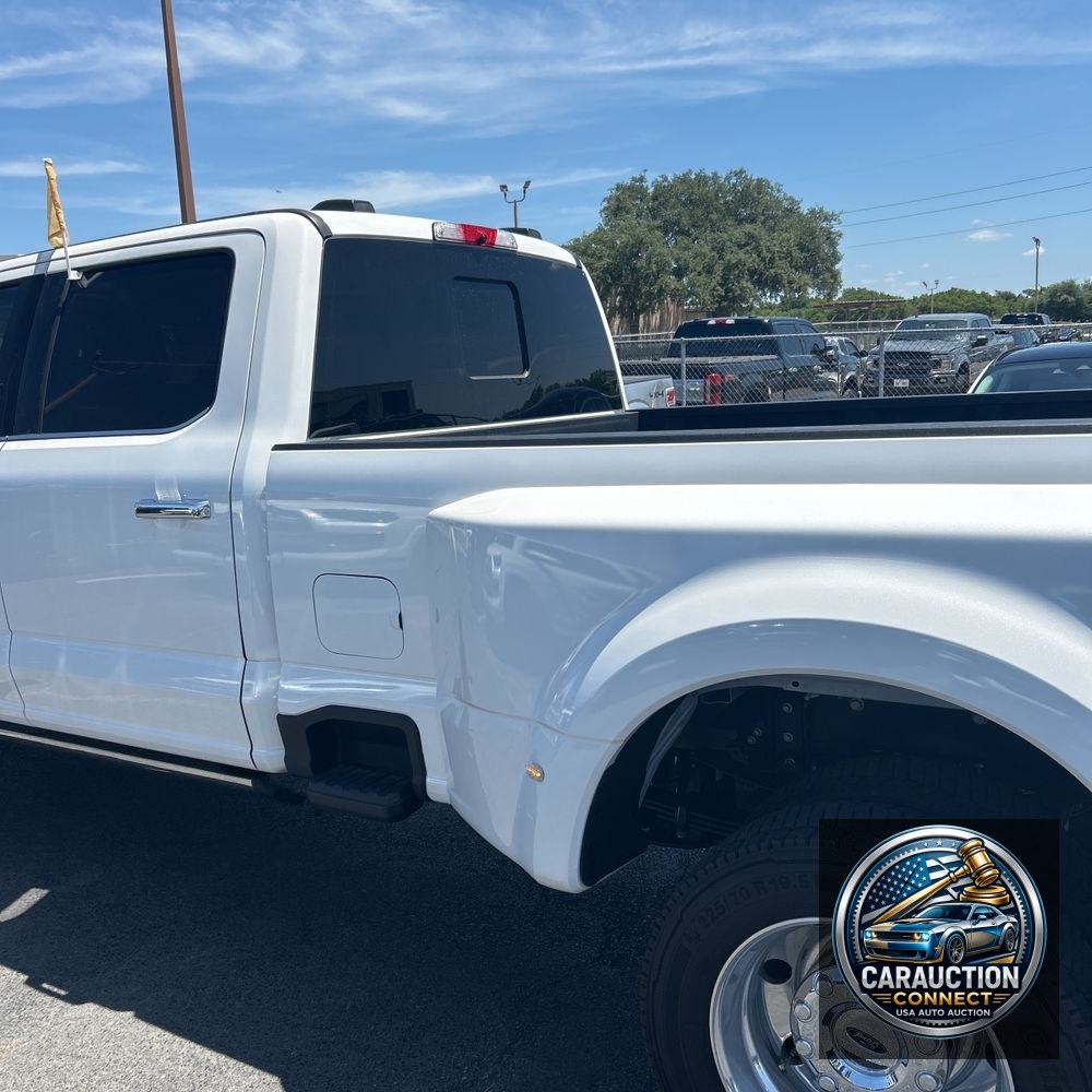 2023 Ford F-450 Super Duty Platinum
