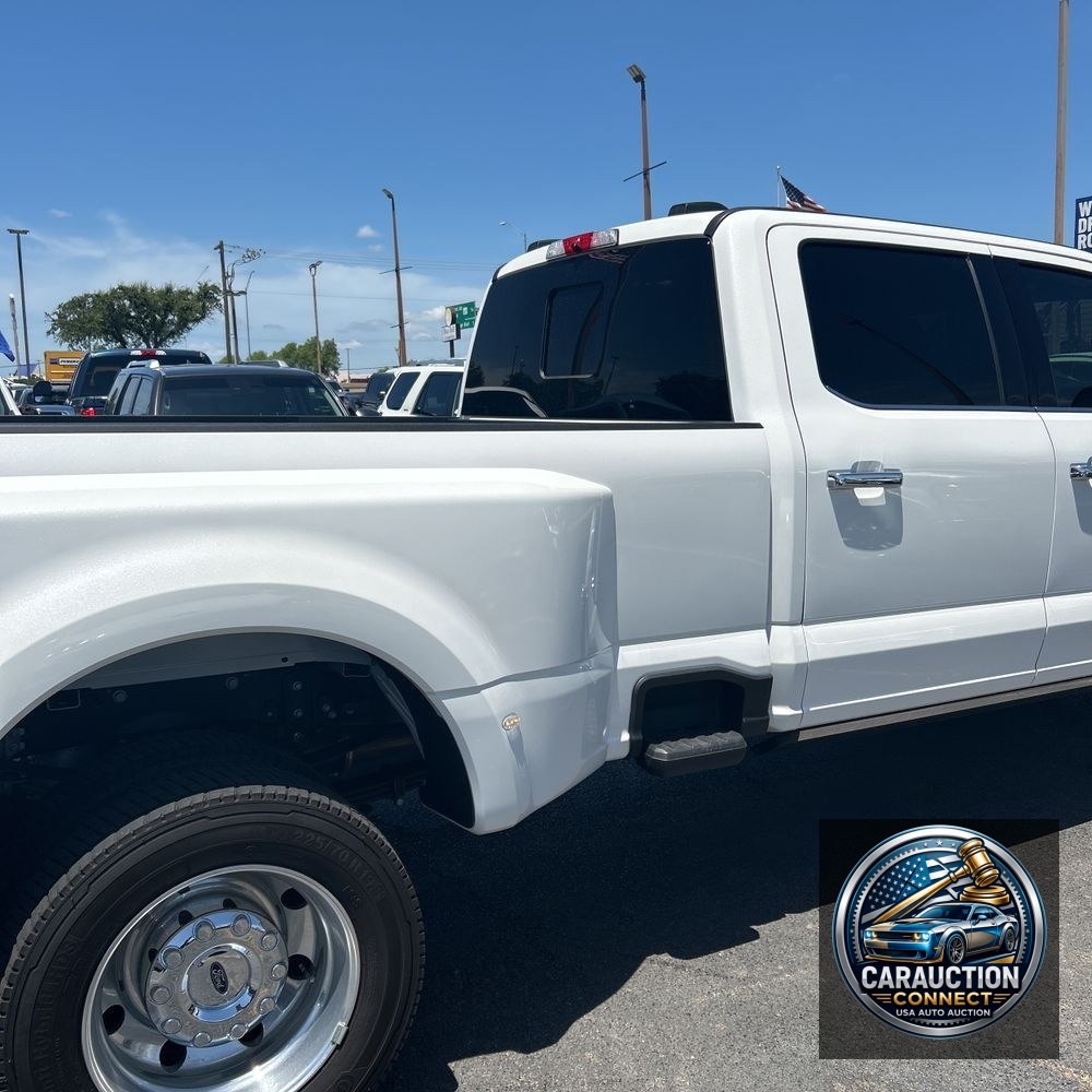 2023 Ford F-450 Super Duty Platinum