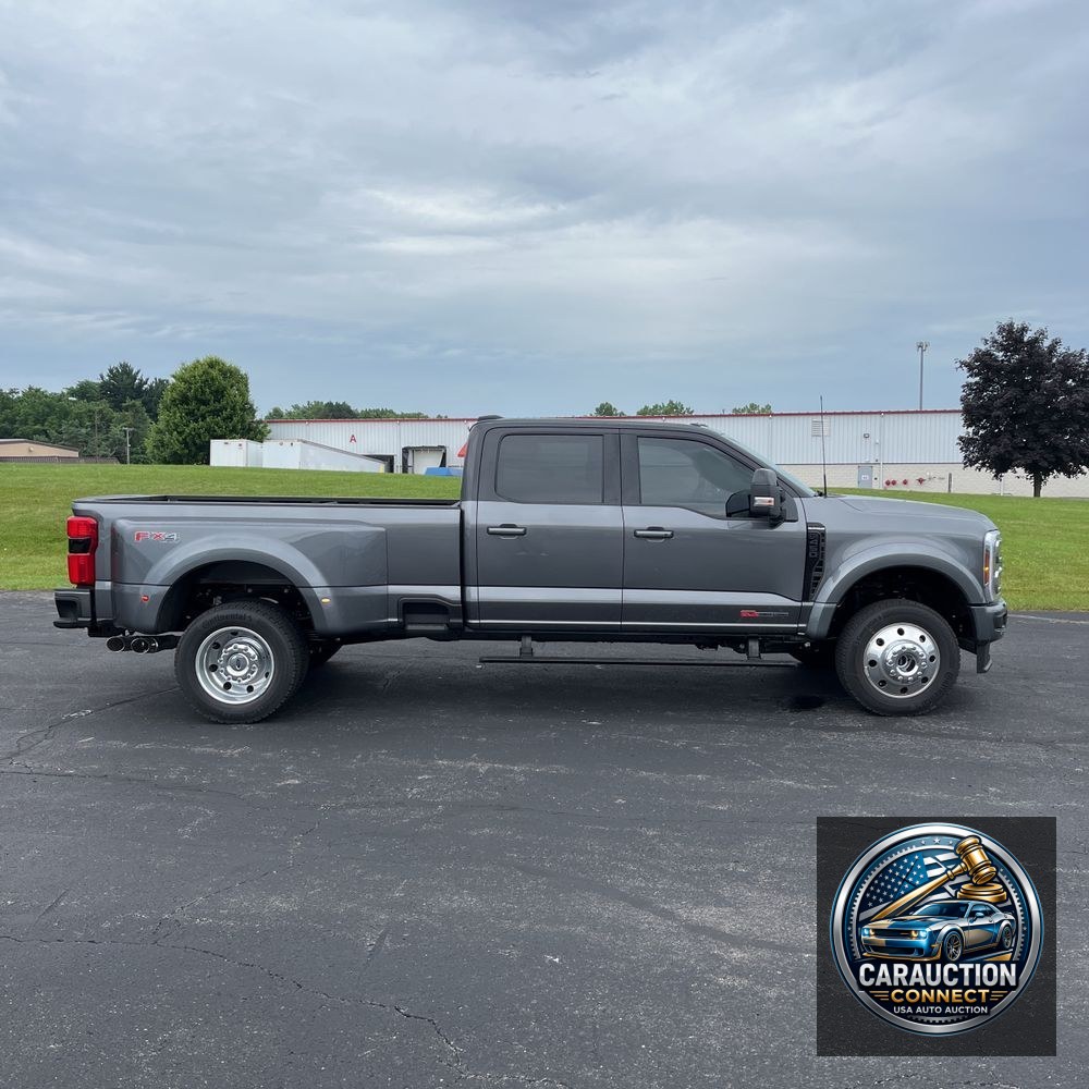 2025 Ford F-450 Super Duty Platinum