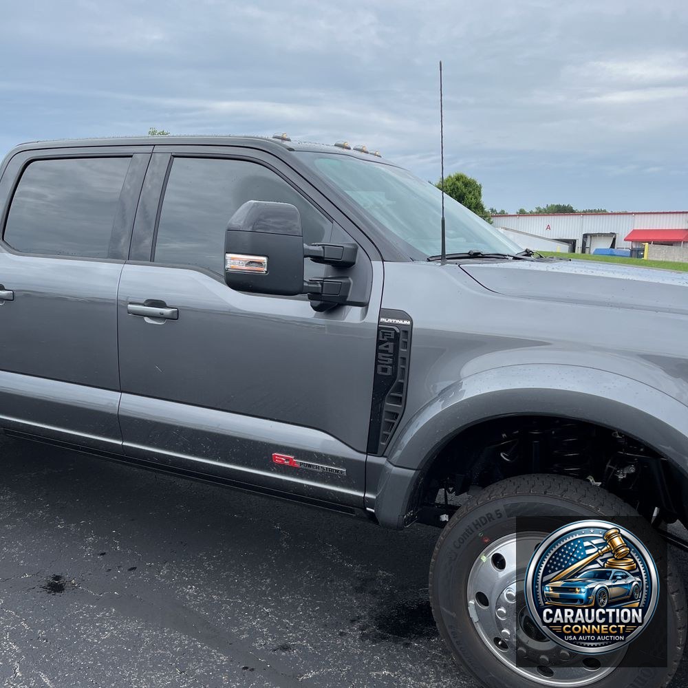 2025 Ford F-450 Super Duty Platinum