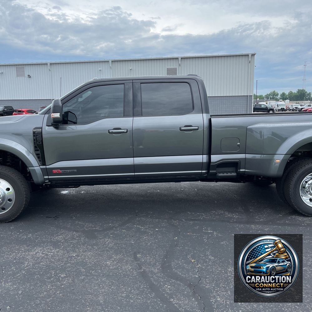 2025 Ford F-450 Super Duty Platinum