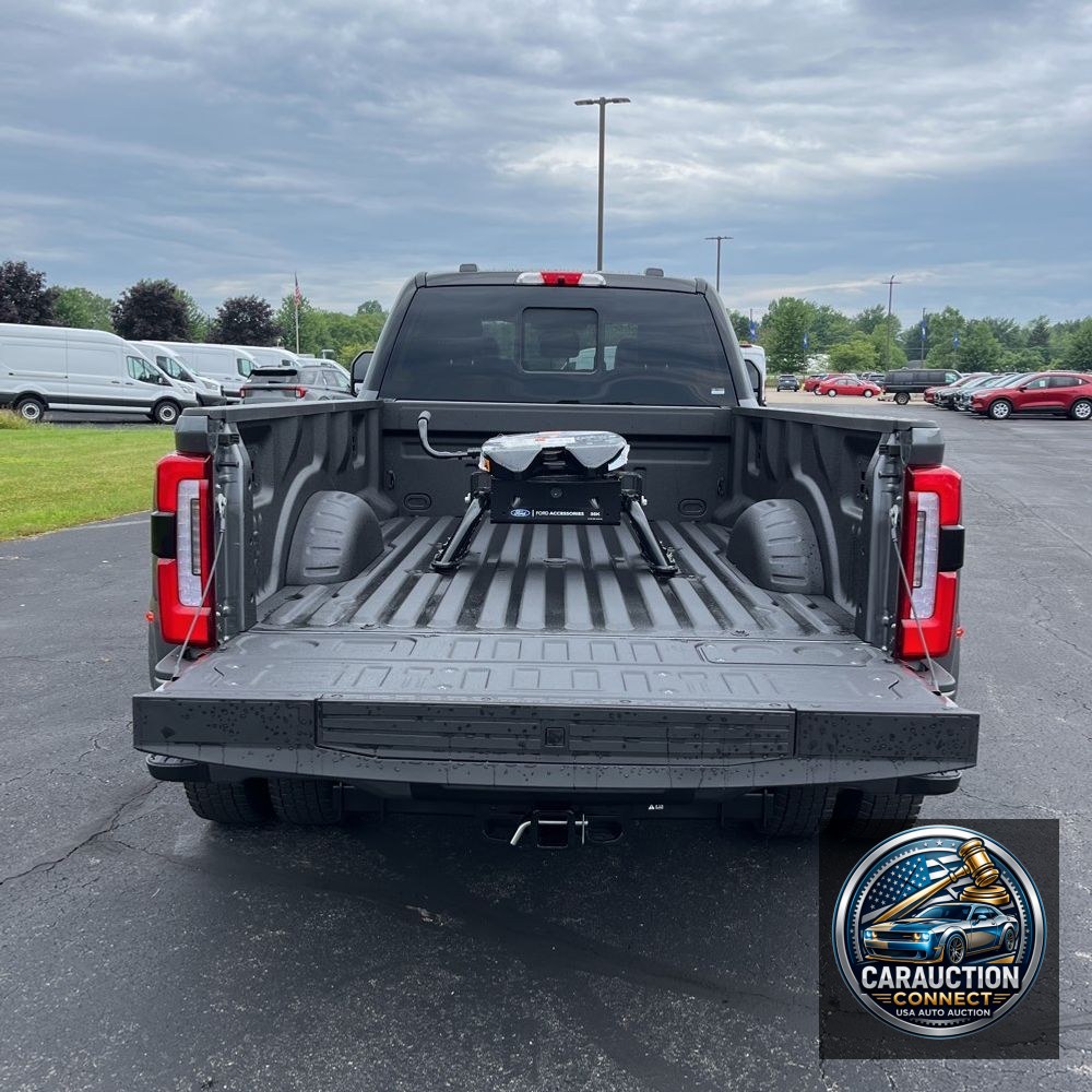 2025 Ford F-450 Super Duty Platinum