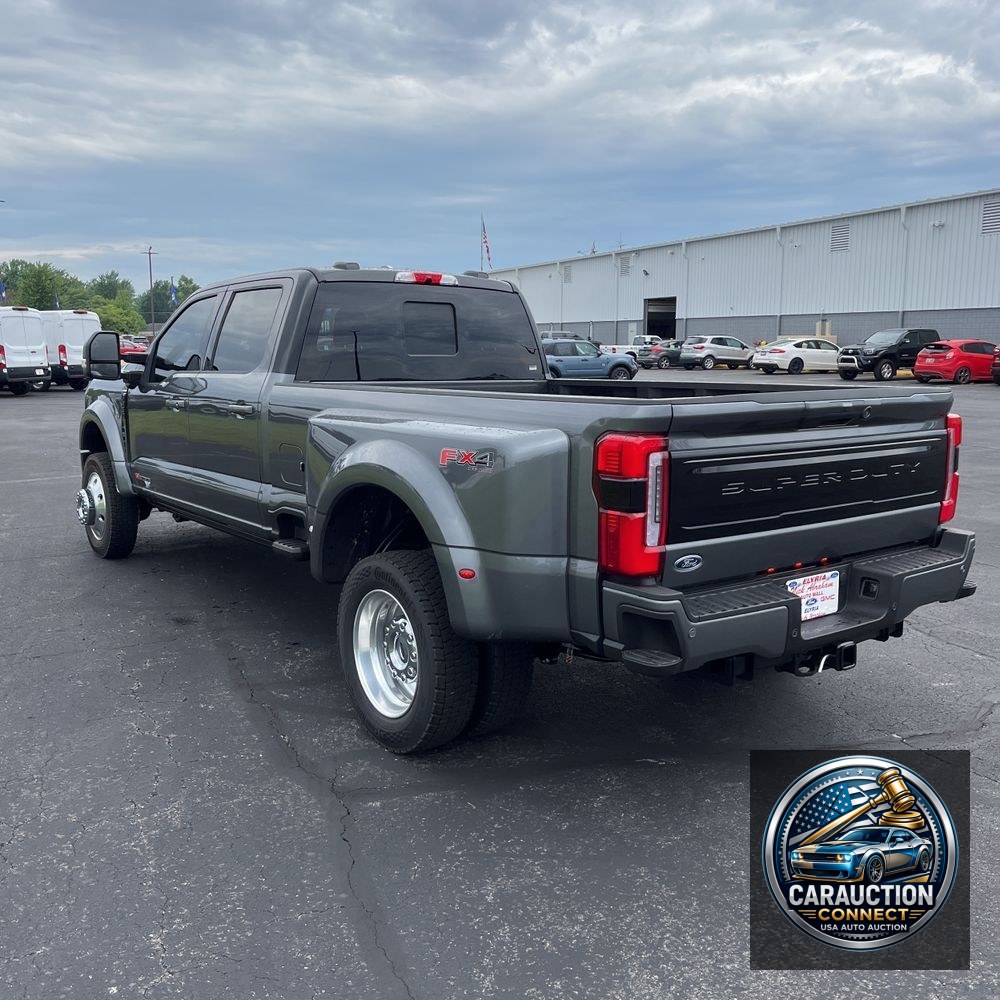 2025 Ford F-450 Super Duty Platinum