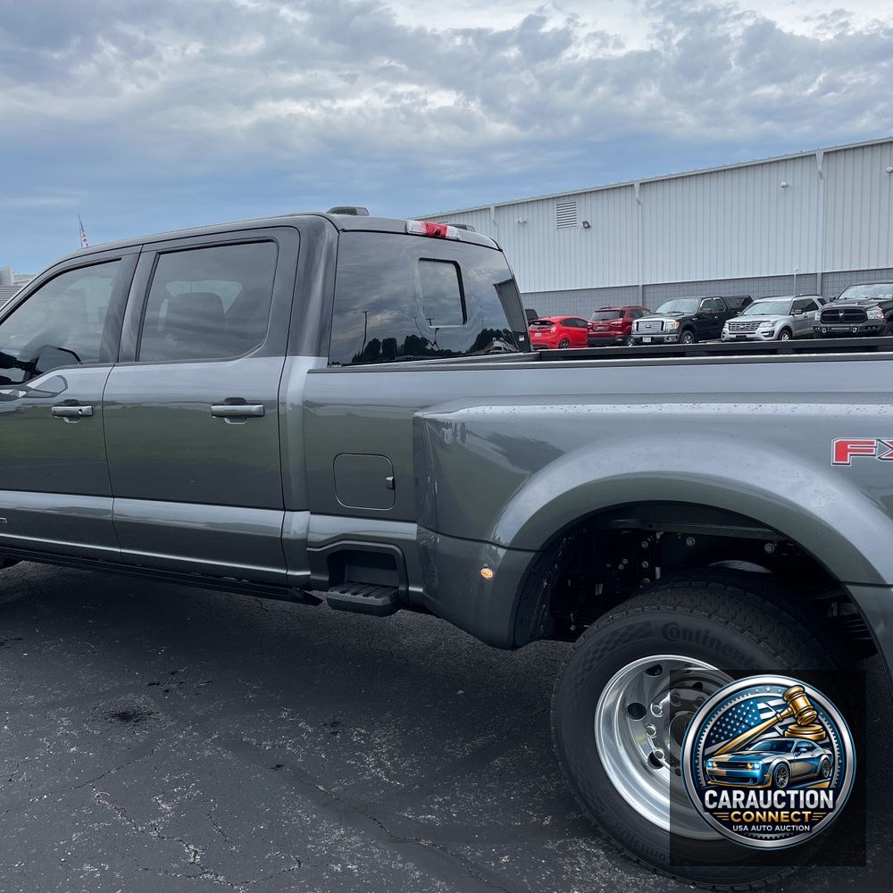 2025 Ford F-450 Super Duty Platinum
