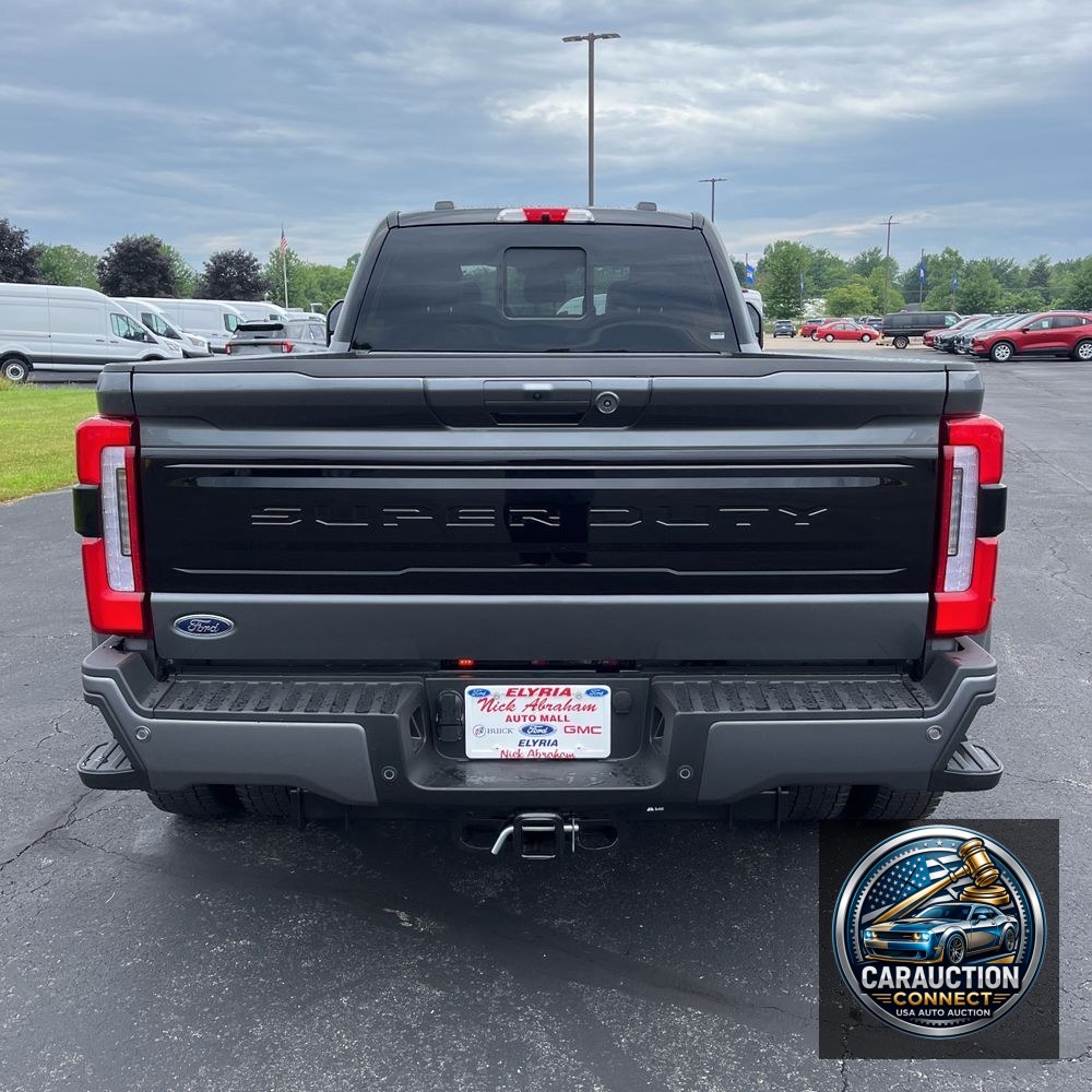 2025 Ford F-450 Super Duty Platinum