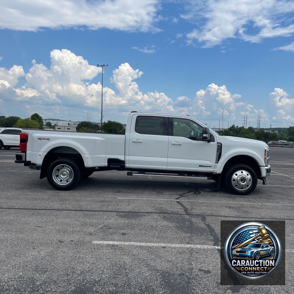 2025 Ford F-450 Super Duty Lariat