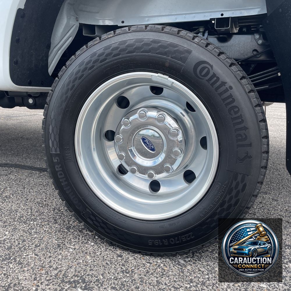 2025 Ford F-450 Super Duty Lariat